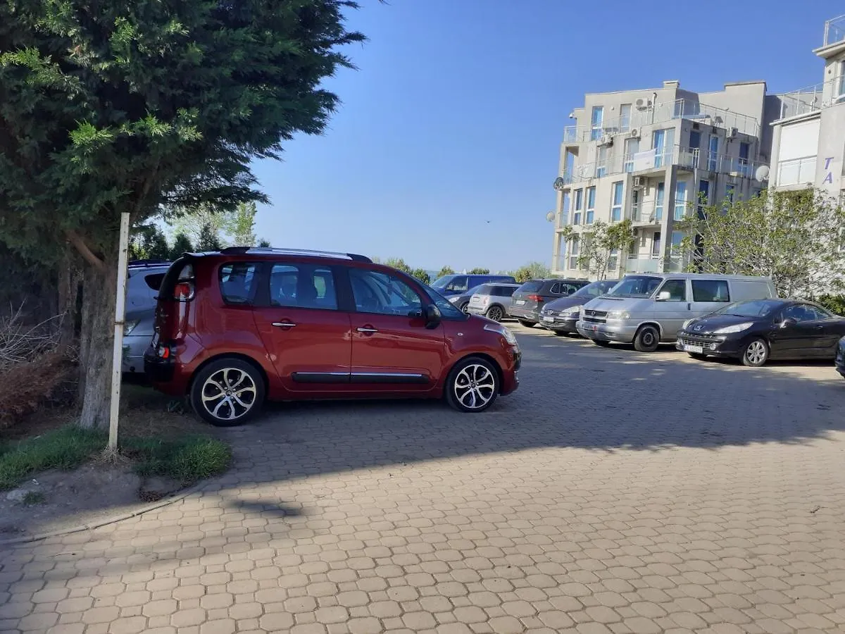 Студио Дденко Apartment Burgas